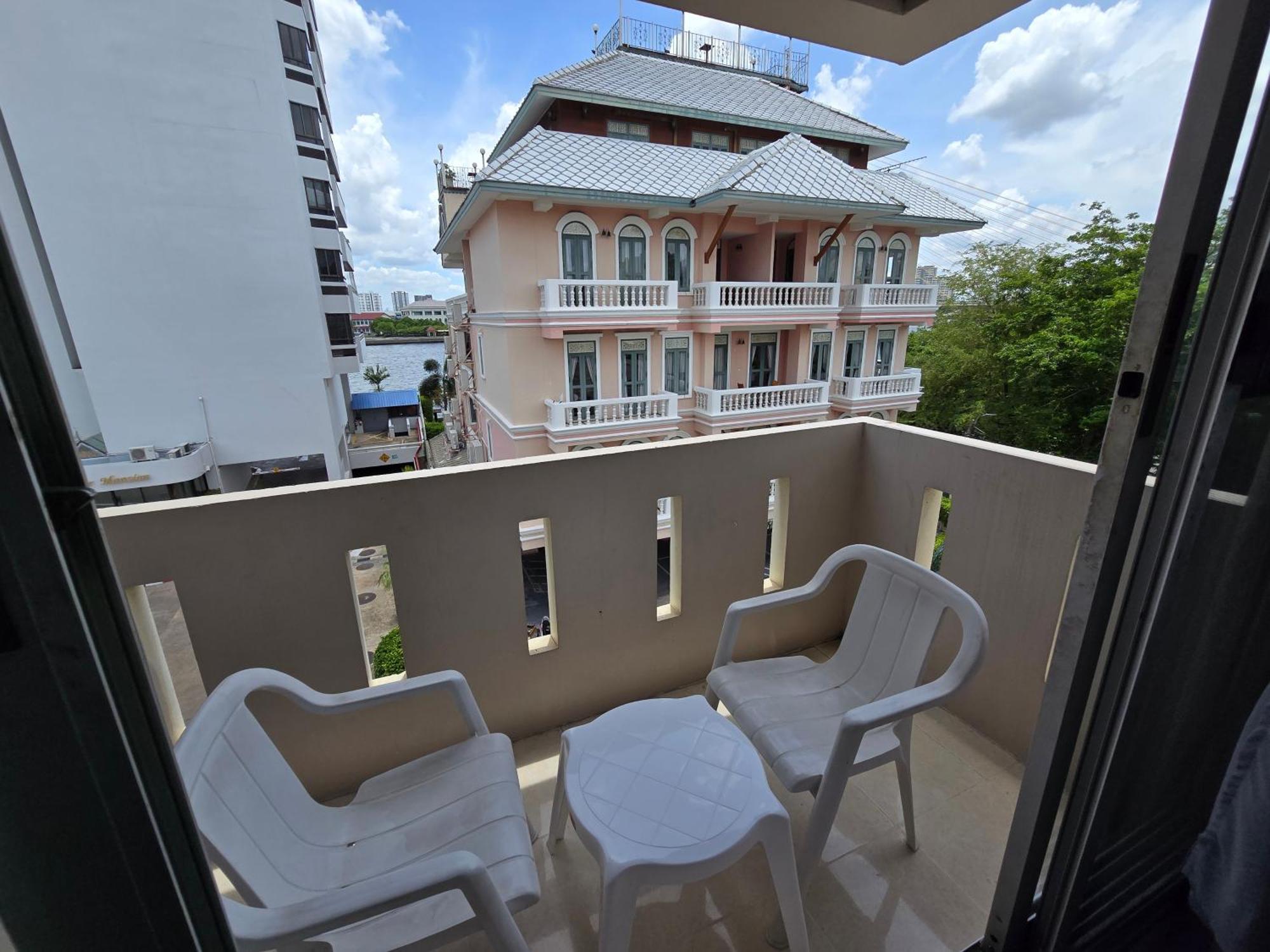 Bella Bella Riverview Bangkok Bagian luar foto